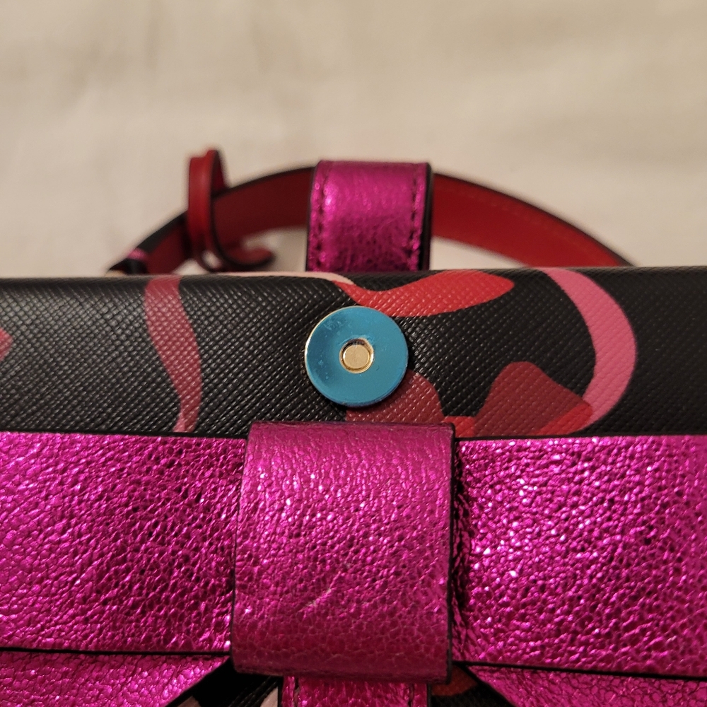 Kate Spade Wrapping Party Gift Box Crossbody - Picture 7 of 11